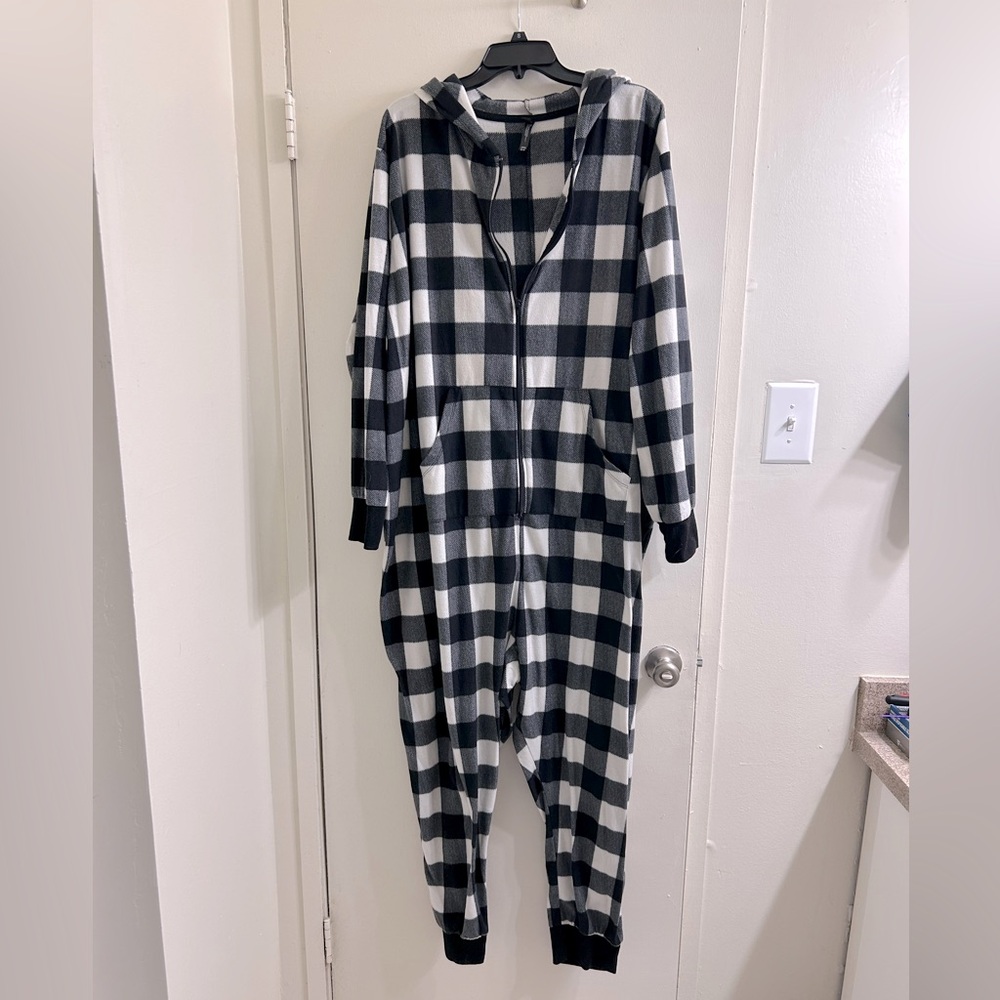 Torrid Size 3/4 zip up hooded onesie